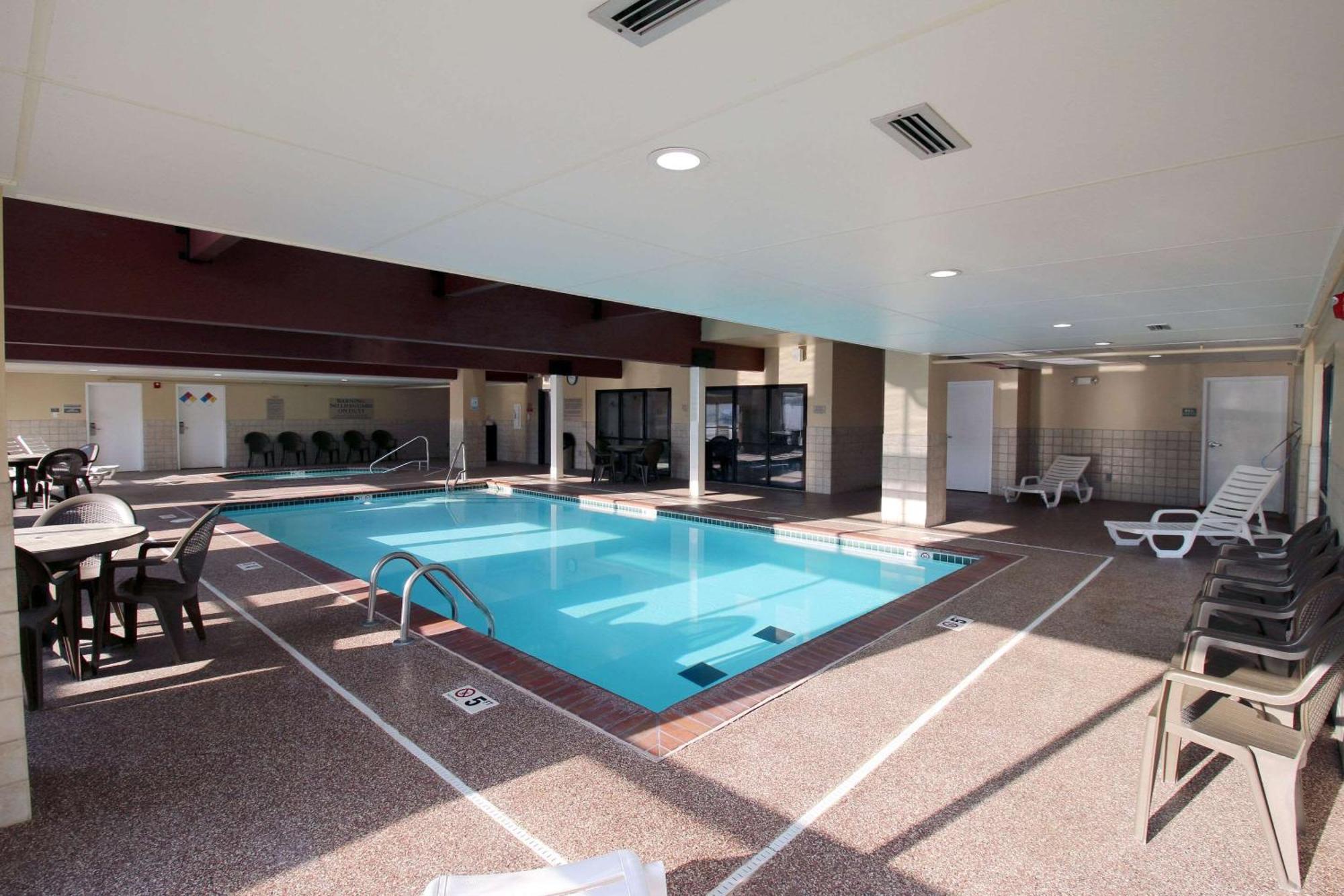 Country Inn & Suites By Radisson, Council Bluffs, Ia Eksteriør bilde